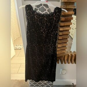 Elegant black lace dress ! Beautiful on